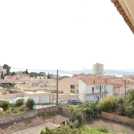 2 Pieces Avec Terrasse Et Parking A Saint-raphael - Fr-1-226a-84 Daire *