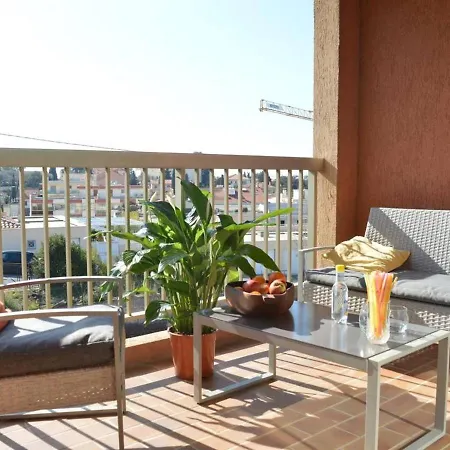 2 Pieces Avec Terrasse Et Parking A Saint-raphael - Fr-1-226a-84 Apartment *